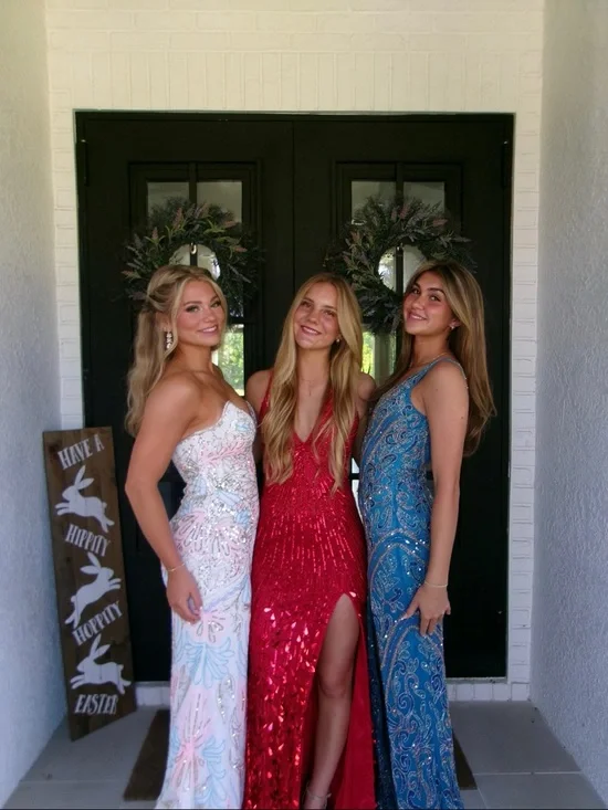 ‼️RED PROM DRESS‼️ - Picture 3 of 4